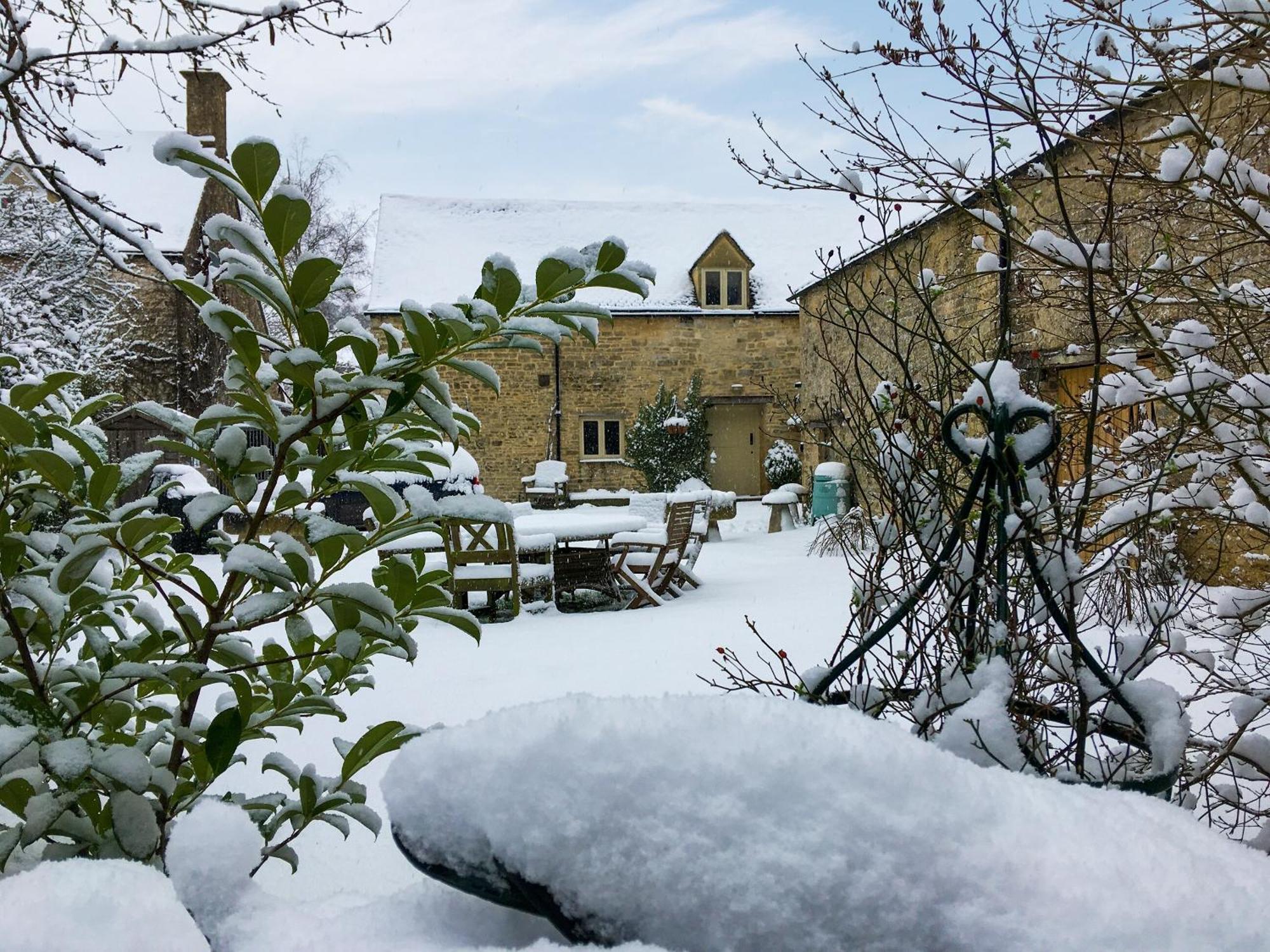 Flowers Barn Villa Daglingworth Esterno foto